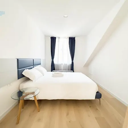Slataper 19 Tirabora Short Rent