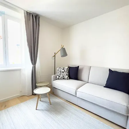 Slataper 19 Tirabora Short Rent, Con Parcheggio Privato Trieste