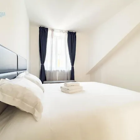 Slataper 19 Tirabora Short Rent, Con Parcheggio Privato Апартаменты Триест