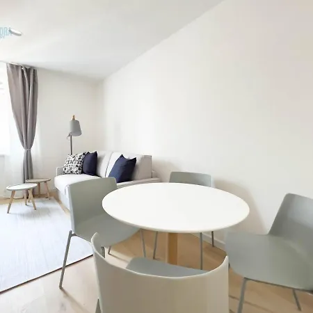 Апартаменты Slataper 19 Tirabora Short Rent, Con Parcheggio Privato